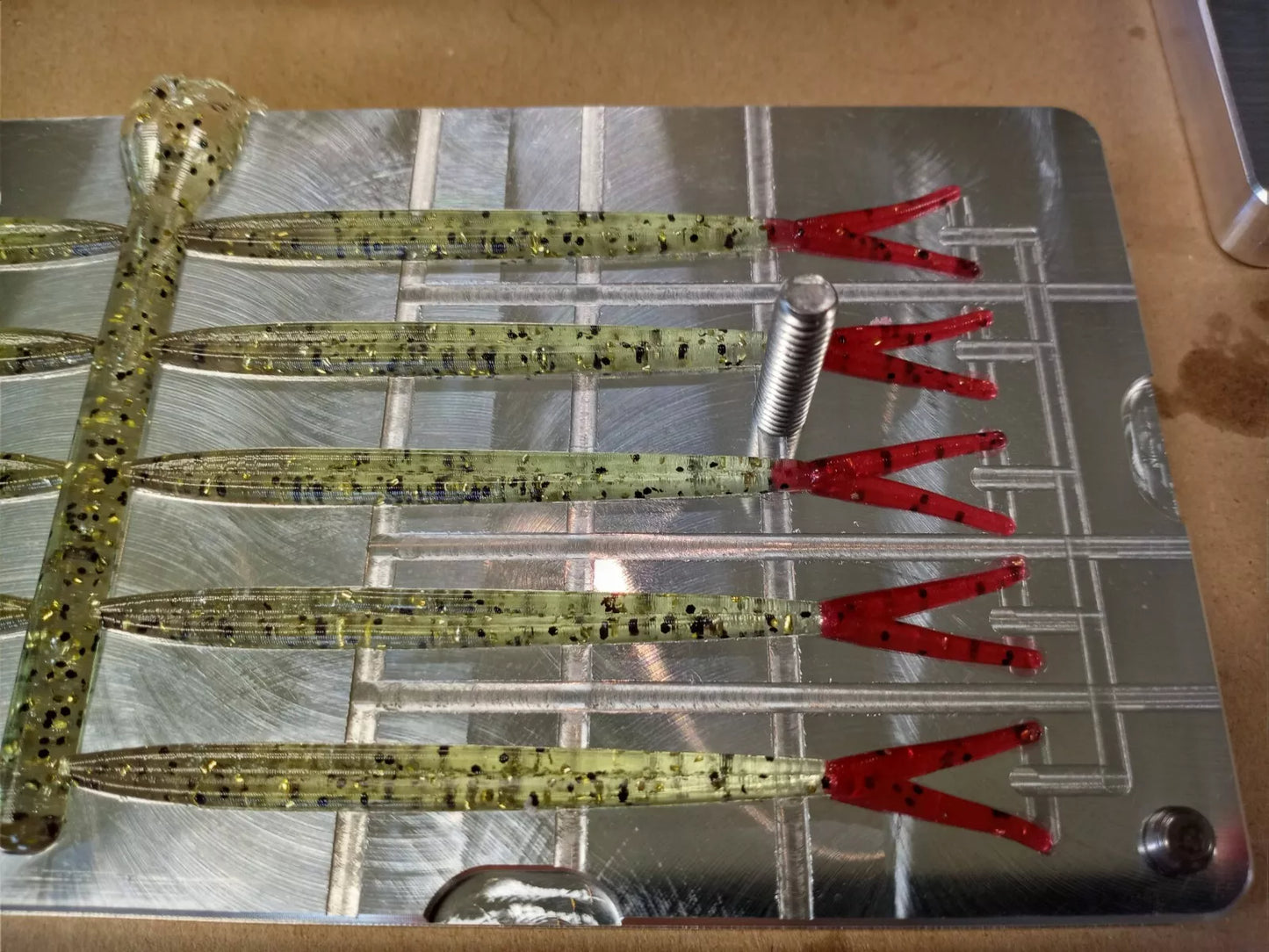 Aluminum Injection Bait Mold, 4 inch Fork Tail Minnow - Split Tail Minnow